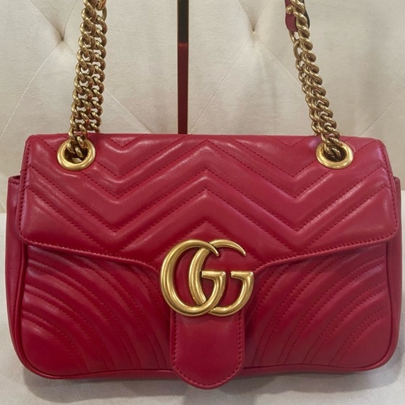 KEEPING- Gucci Red Chevron Quilted Shoulder Bag - Picture 1 of 10